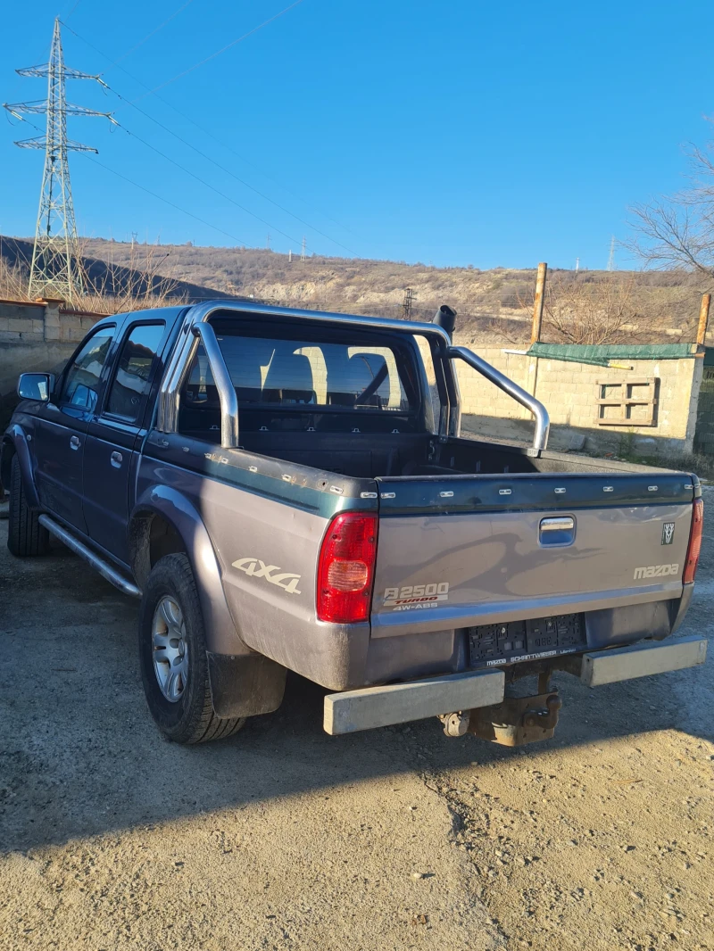 Mazda B2500, снимка 4 - Автомобили и джипове - 52852851