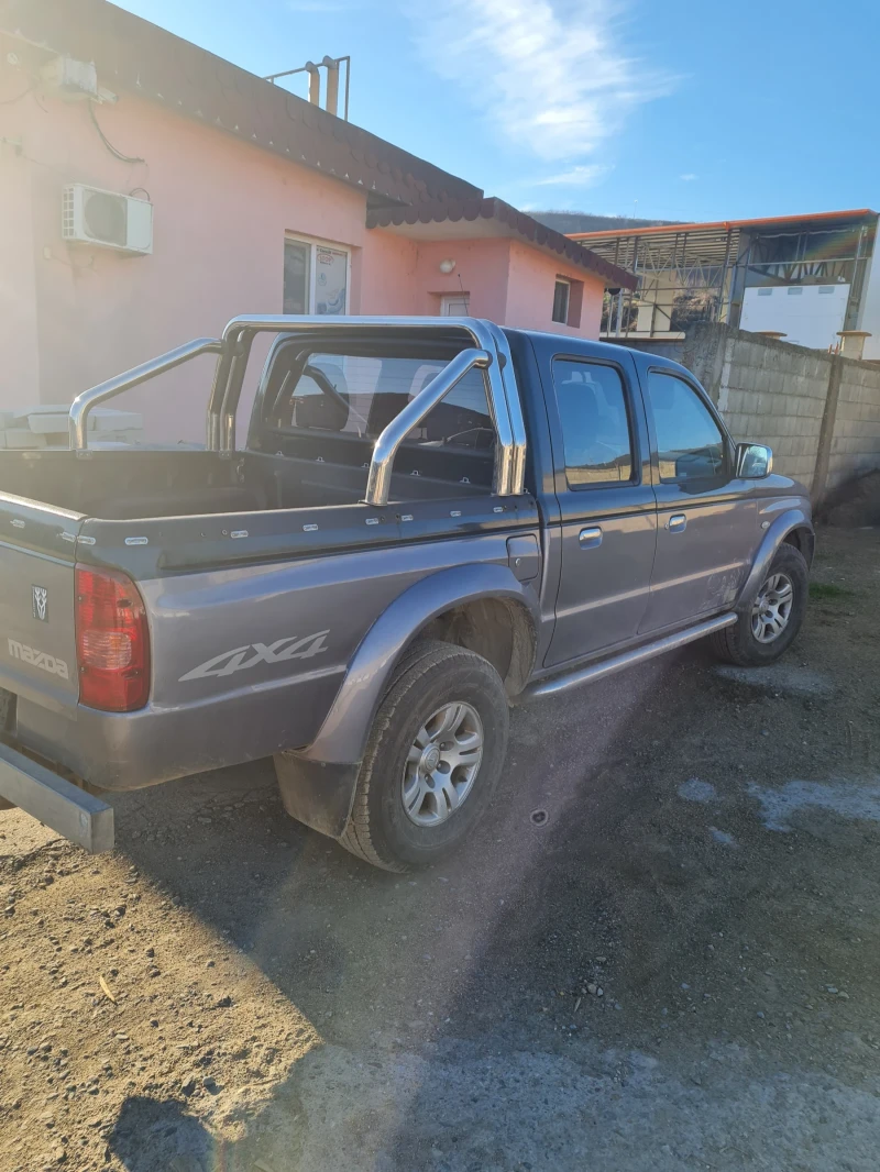 Mazda B2500, снимка 6 - Автомобили и джипове - 52852851