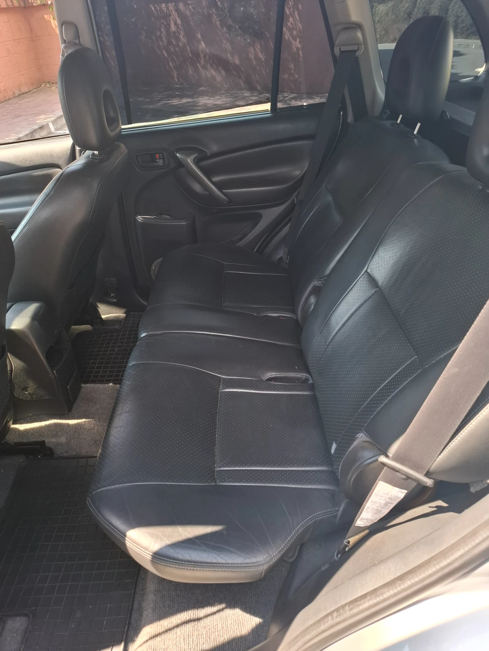 Toyota Rav4  - изображение 10