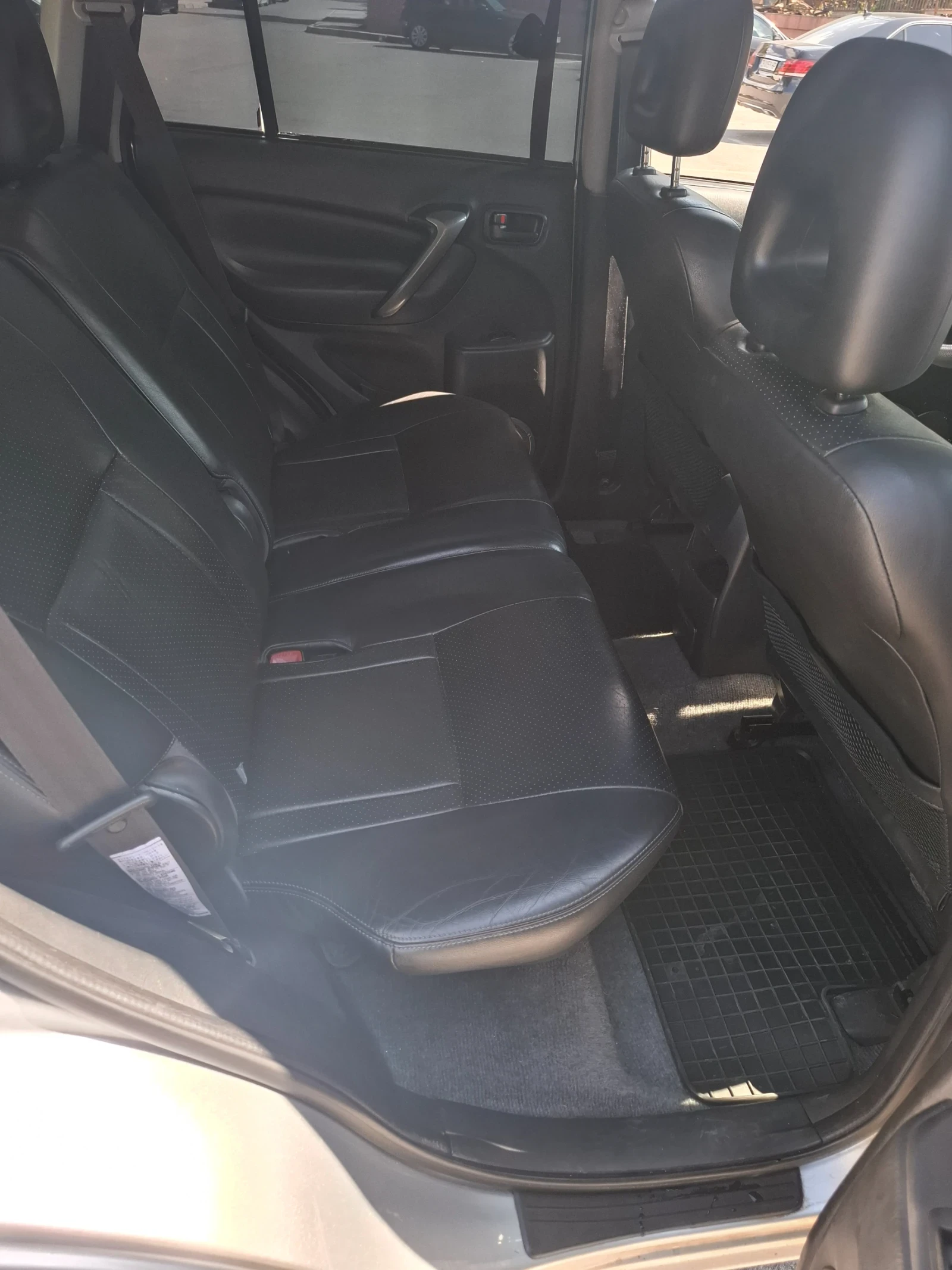Toyota Rav4  - изображение 9