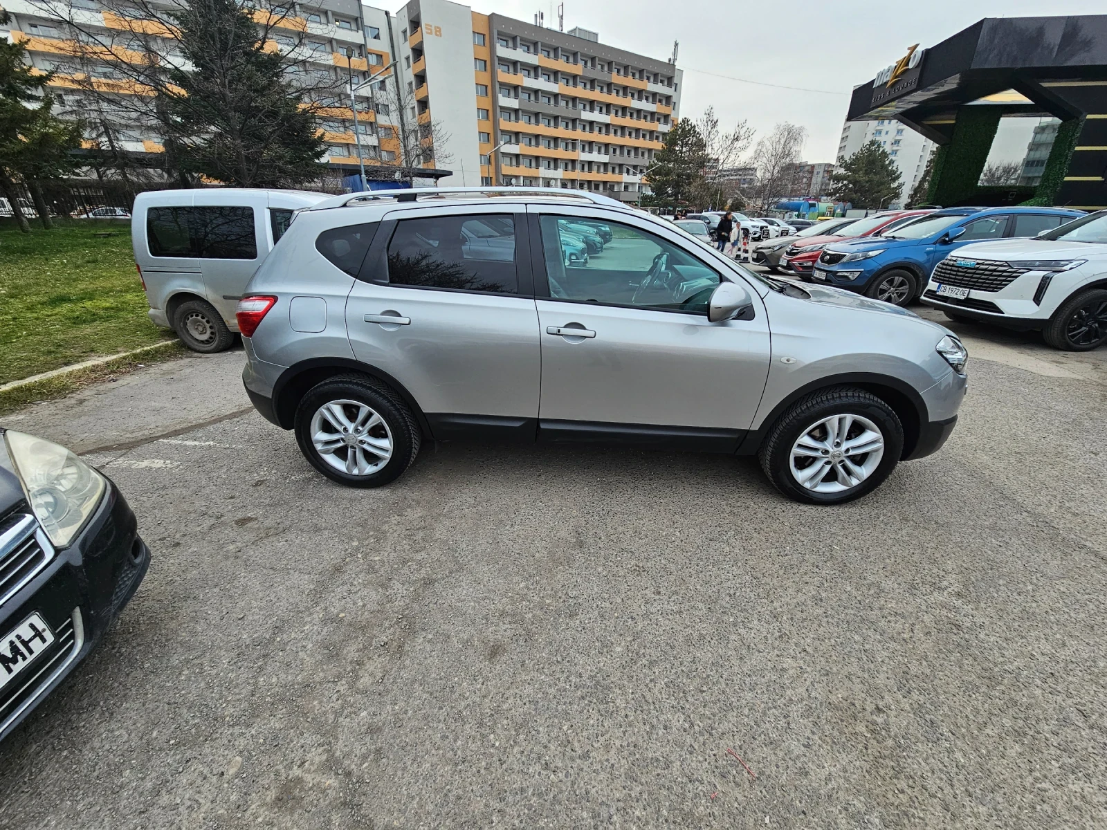 Nissan Qashqai, снимка 4 - Автомобили и джипове - 53928861