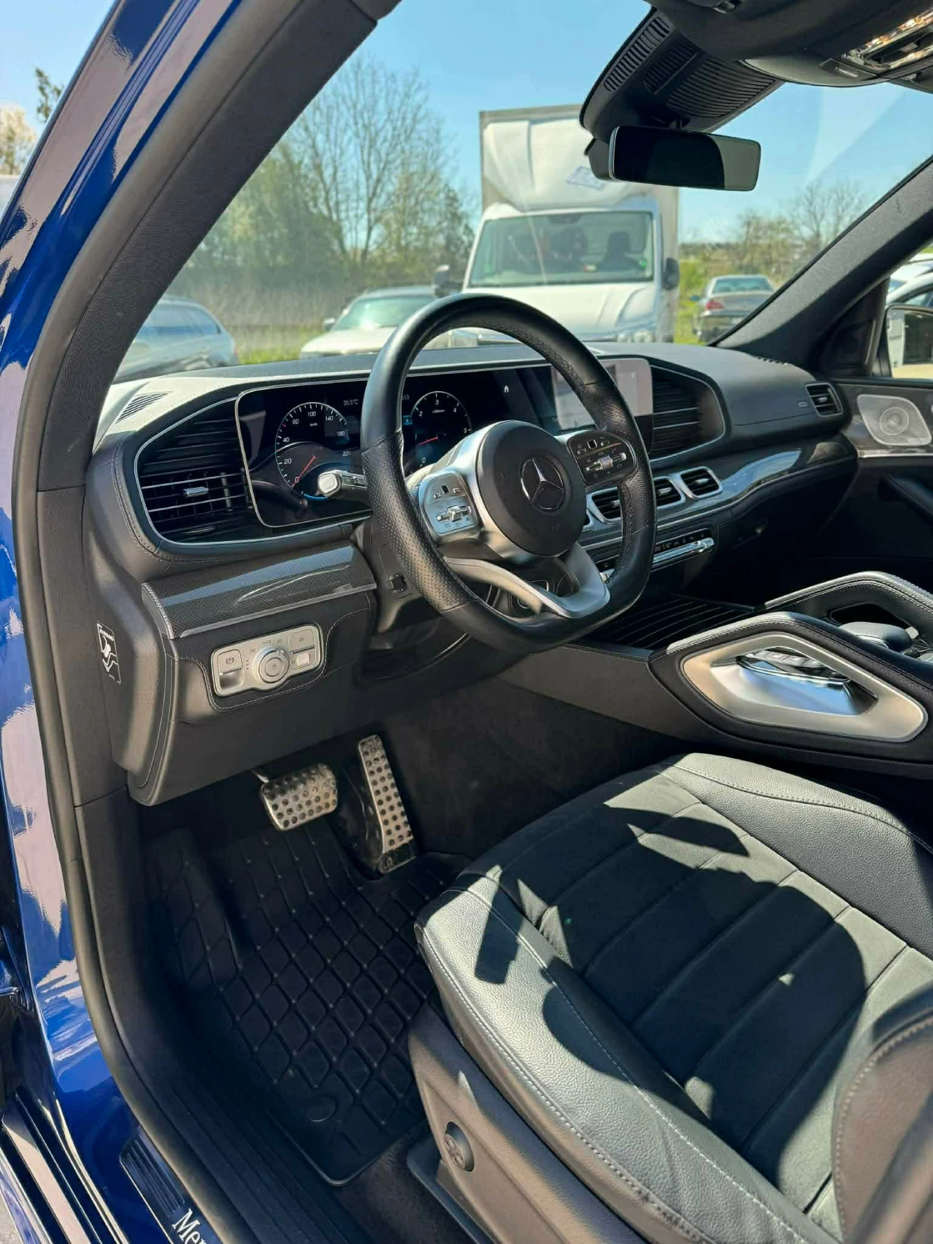 Mercedes-Benz GLE 400 d 88.000km AMG pack, Carbon Fiber, Burmester, Pano, снимка 9 - Автомобили и джипове - 54195047