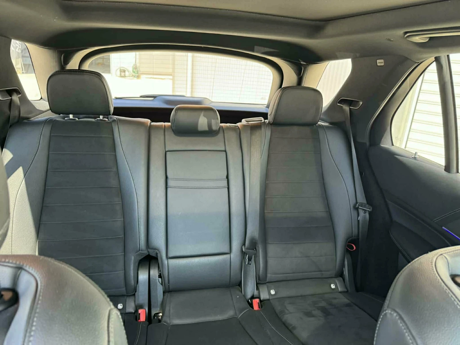 Mercedes-Benz GLE 400 d 88.000km AMG pack, Carbon Fiber, Burmester, Pano, снимка 17 - Автомобили и джипове - 54195047