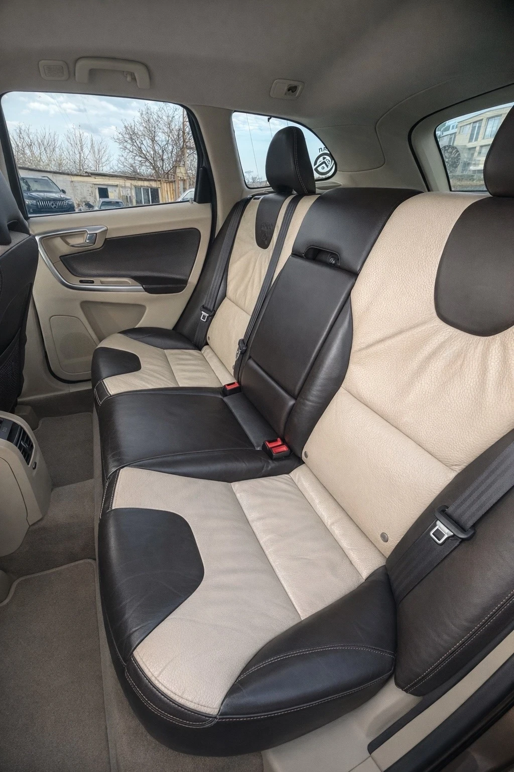 Volvo XC60, снимка 8 - Автомобили и джипове - 54335053