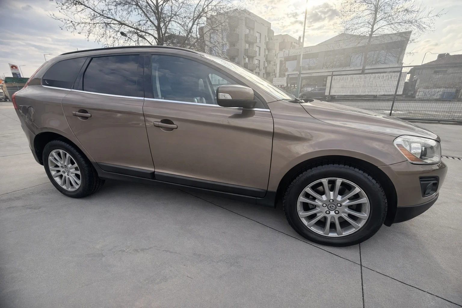 Volvo XC60, снимка 2 - Автомобили и джипове - 54335053