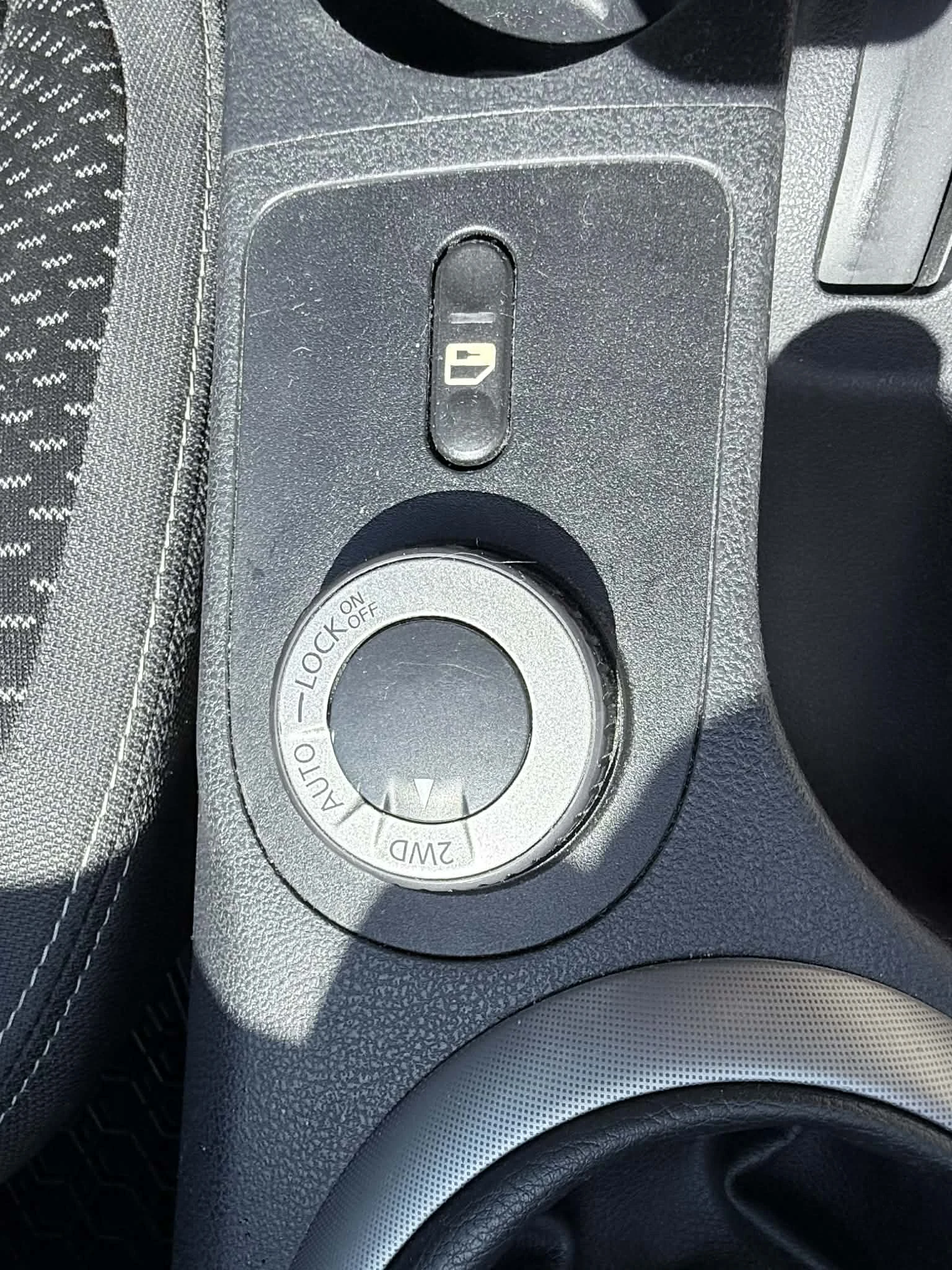 Nissan Qashqai 2.0, снимка 10 - Автомобили и джипове - 54560642