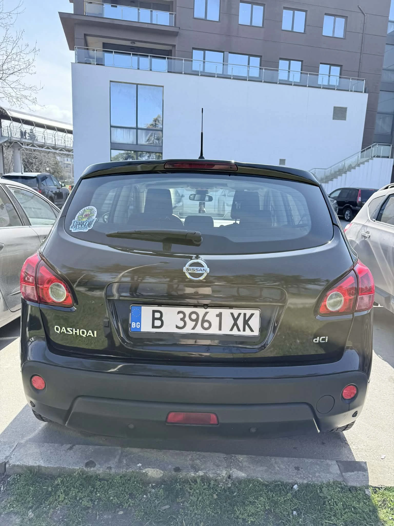 Nissan Qashqai 2.0, снимка 8 - Автомобили и джипове - 54560642