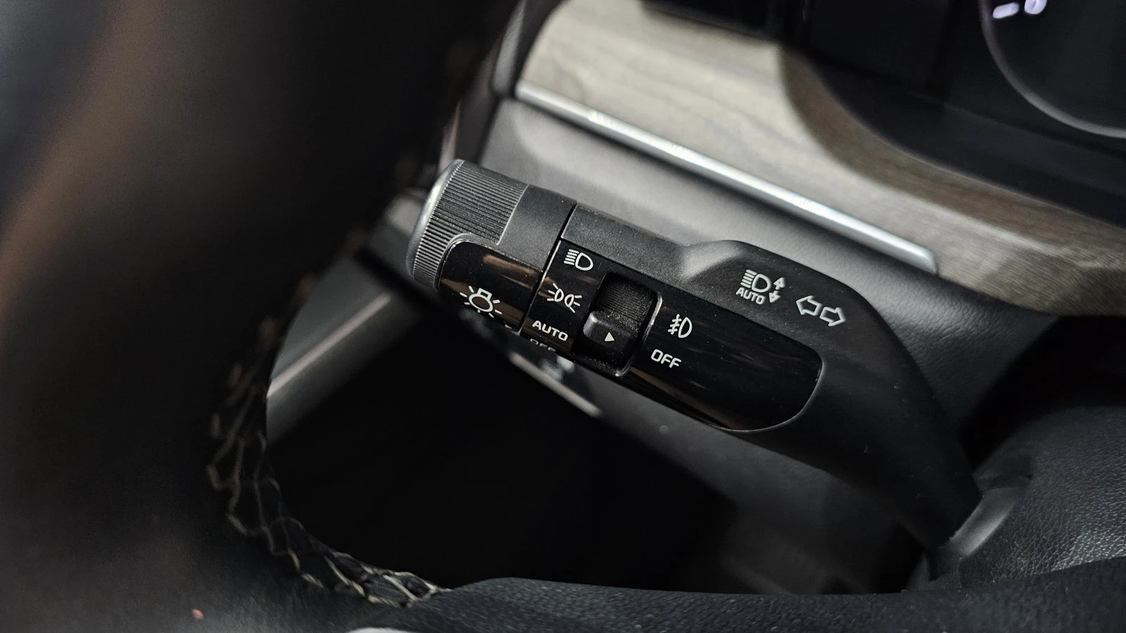 Kia Sorento 2.2* KEYLESS* ПОДГРЕВ ВОЛАН* ЕЛ. БАГАЖНИК* КРАЙНА , снимка 17 - Автомобили и джипове - 55336583