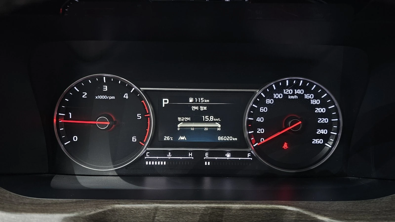 Kia Sorento 2.2* KEYLESS* ПОДГРЕВ ВОЛАН* ЕЛ. БАГАЖНИК* КРАЙНА , снимка 8 - Автомобили и джипове - 55336583