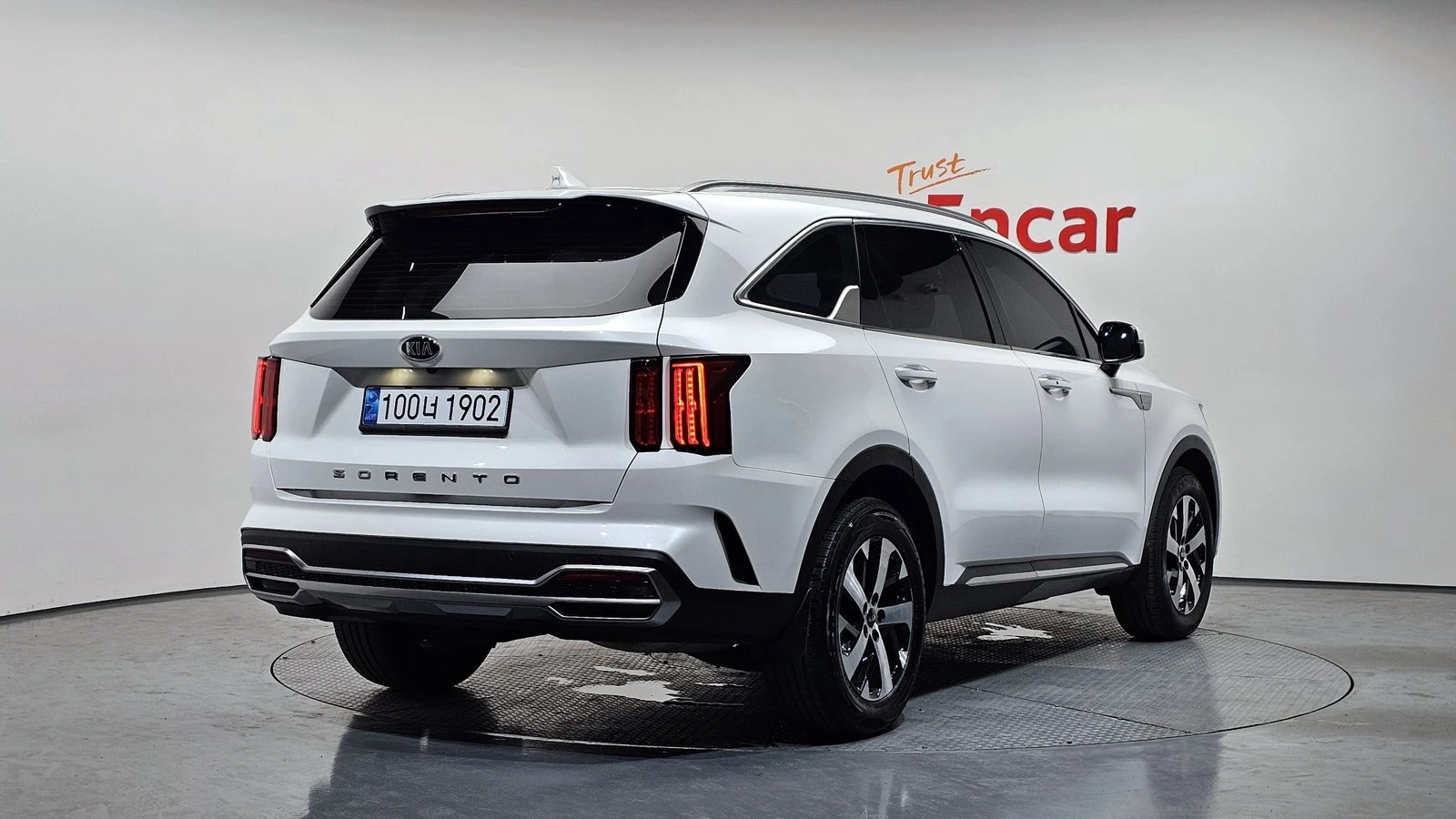 Kia Sorento 2.2* KEYLESS* ПОДГРЕВ ВОЛАН* ЕЛ. БАГАЖНИК* КРАЙНА , снимка 2 - Автомобили и джипове - 55336583