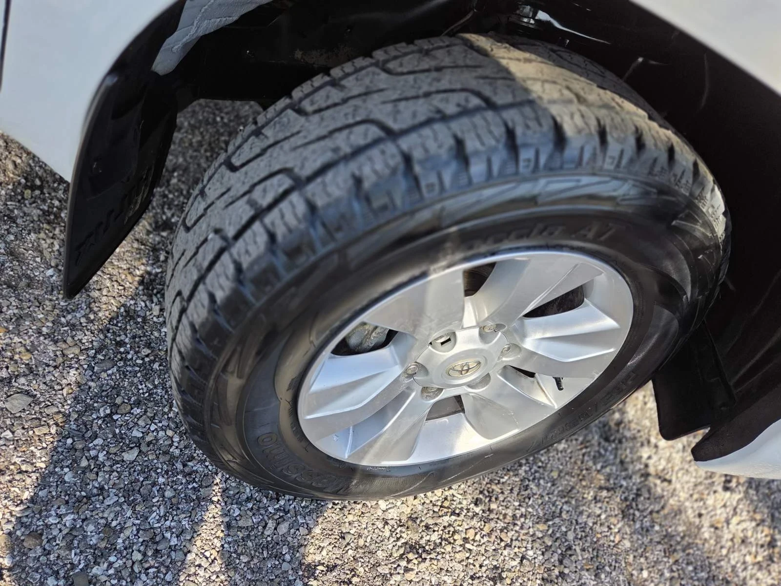 Toyota Hilux, снимка 14 - Автомобили и джипове - 56340876