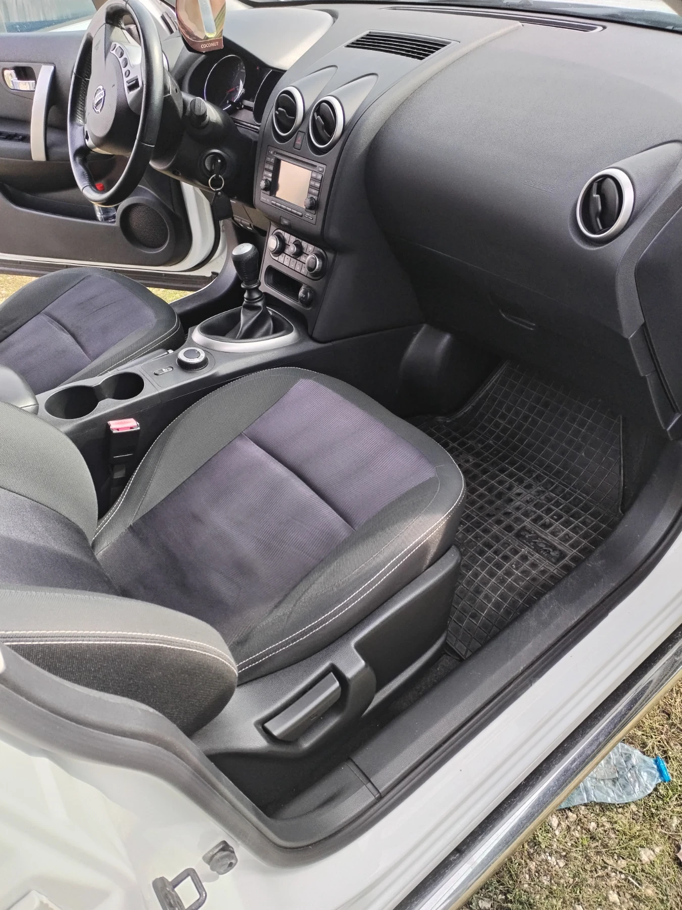 Nissan Qashqai, снимка 4 - Автомобили и джипове - 56695627