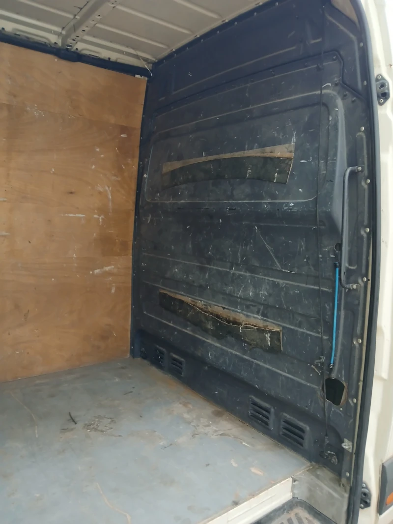 VW Crafter, снимка 9 - Бусове и автобуси - 47468791