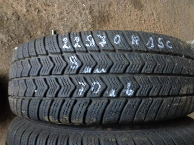 Гуми Зимни 225/70R15, снимка 5 - Гуми и джанти - 20268729