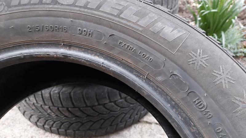 Гуми Зимни 215/60R16, снимка 5 - Гуми и джанти - 27314590