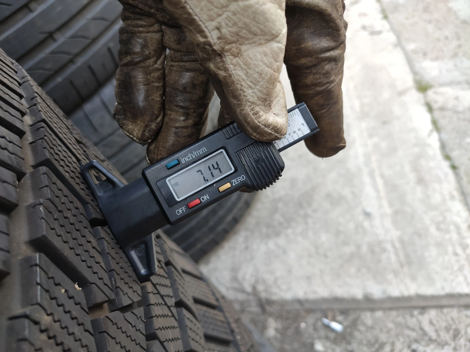 Гуми Летни 255/45R19, снимка 8 - Гуми и джанти - 55272424