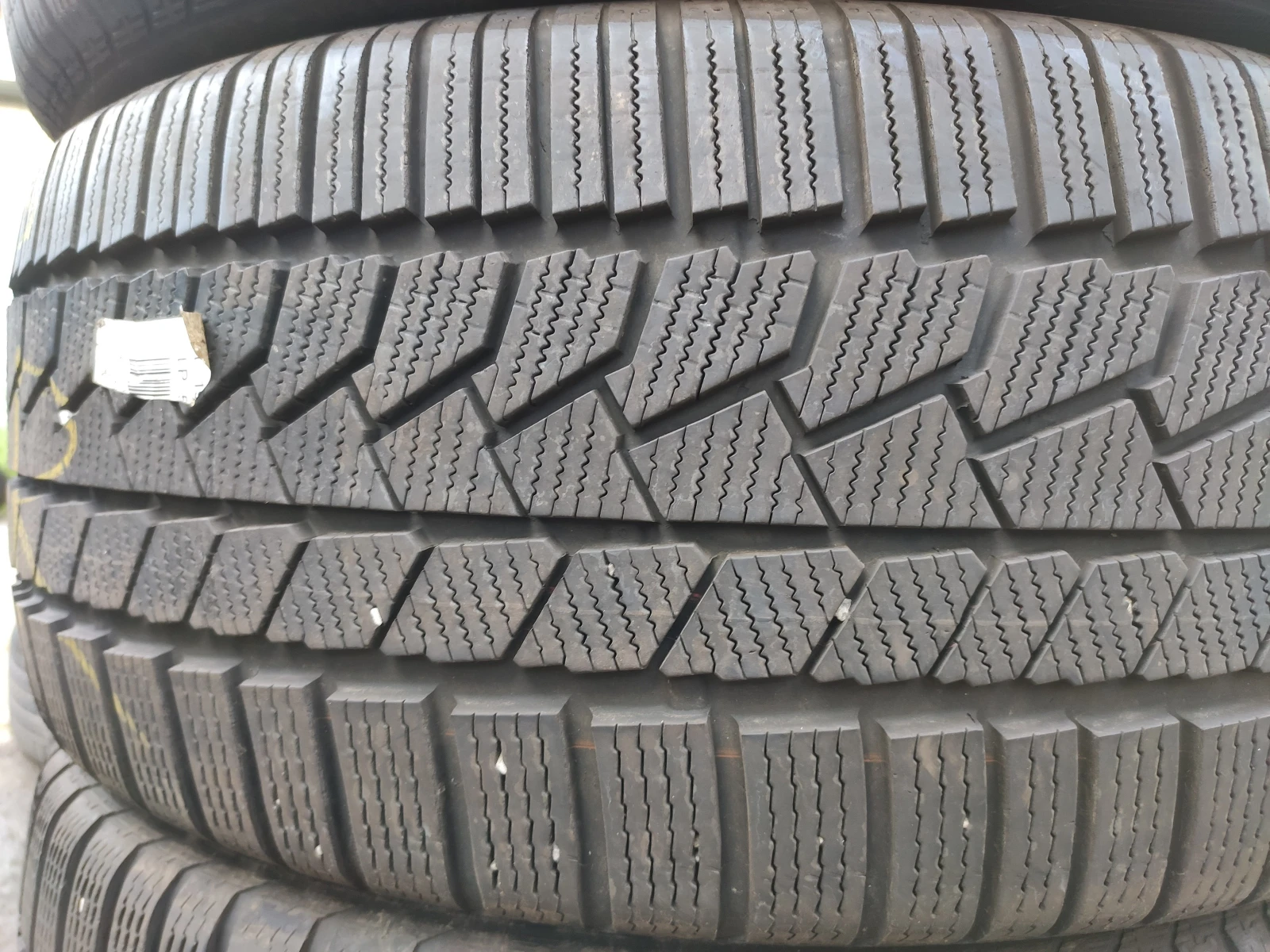 Гуми Летни 255/45R19, снимка 4 - Гуми и джанти - 55272424