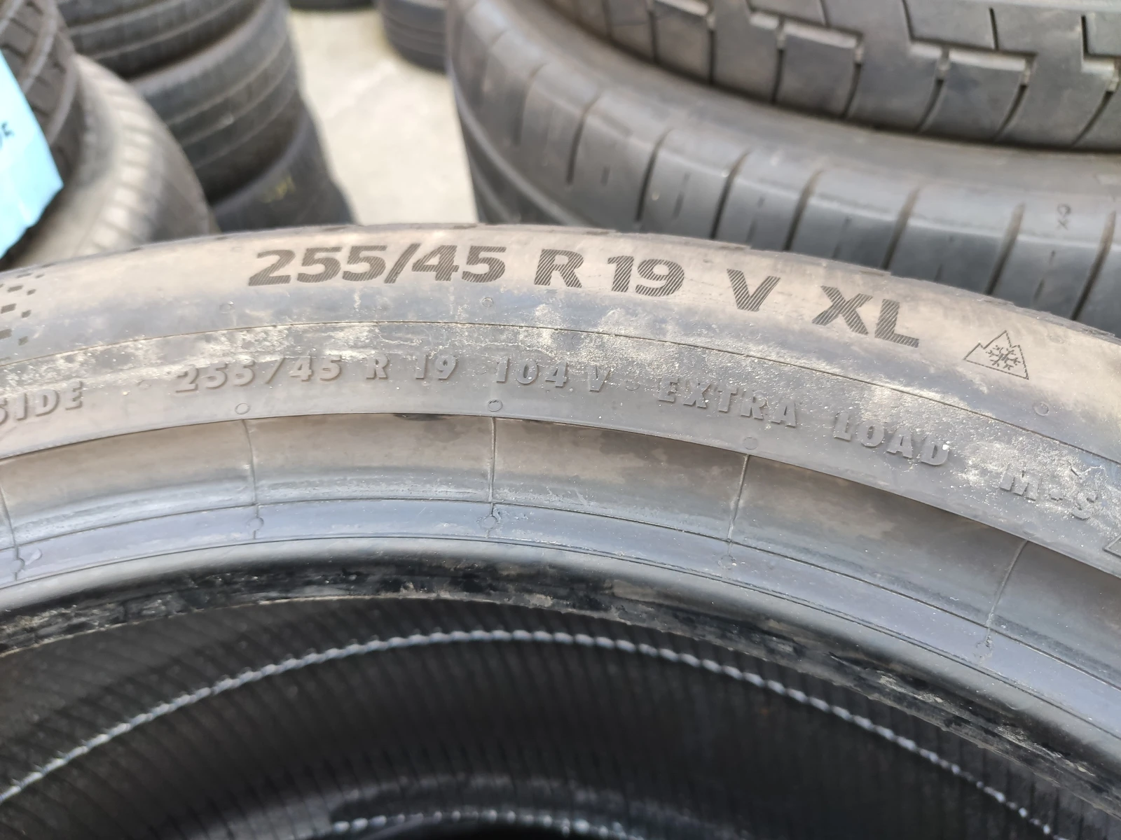 Гуми Летни 255/45R19, снимка 9 - Гуми и джанти - 55272424