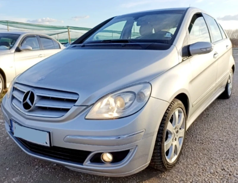 Mercedes-Benz B 180, снимка 1 - Автомобили и джипове - 46918880