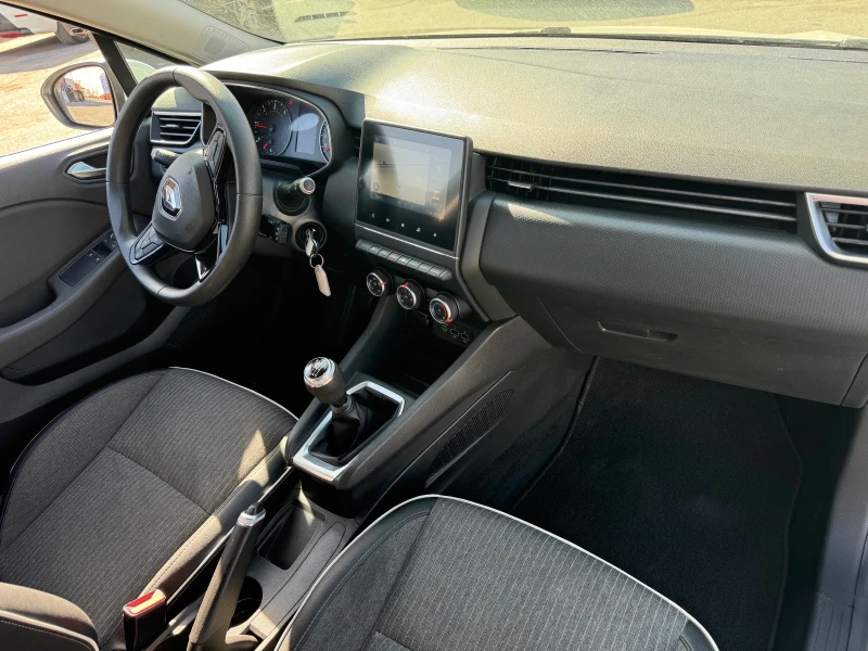 Renault Clio, снимка 6 - Автомобили и джипове - 47689318