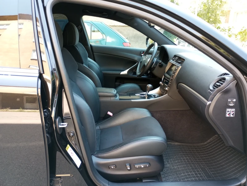 Lexus IS 250 F Sport, снимка 4 - Автомобили и джипове - 50431166
