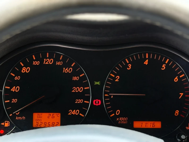 Toyota Avensis * 1.8 VVTi, снимка 9 - Автомобили и джипове - 52352154