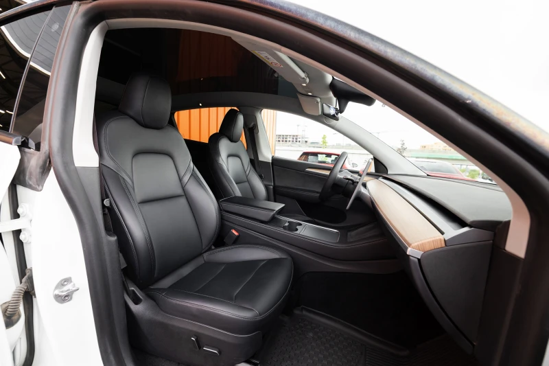 Tesla Model Y Long Range Dual Motor, снимка 10 - Автомобили и джипове - 51336382