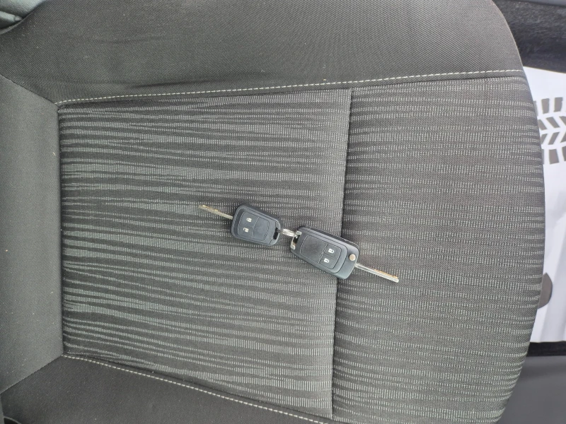 Opel Astra 1.7D, 110K.NAVI, снимка 16 - Автомобили и джипове - 52119527