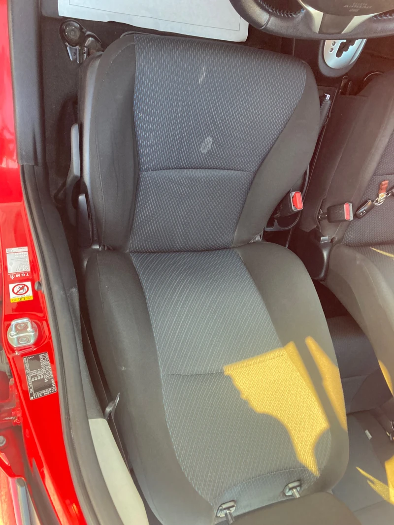 Toyota Yaris 1.5 Hibrid 75 ks Evro 5 B Avtomatik, снимка 8 - Автомобили и джипове - 52867080