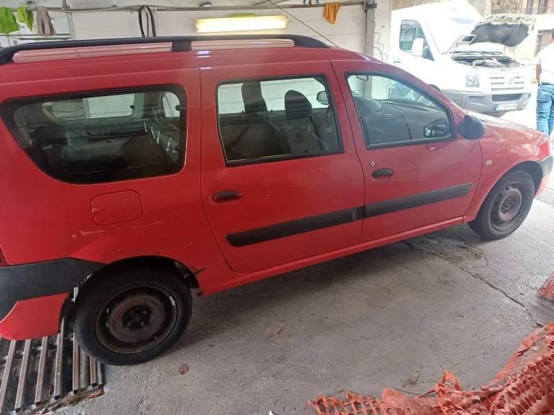 Dacia Logan 1.5dci, снимка 4 - Автомобили и джипове - 53046558