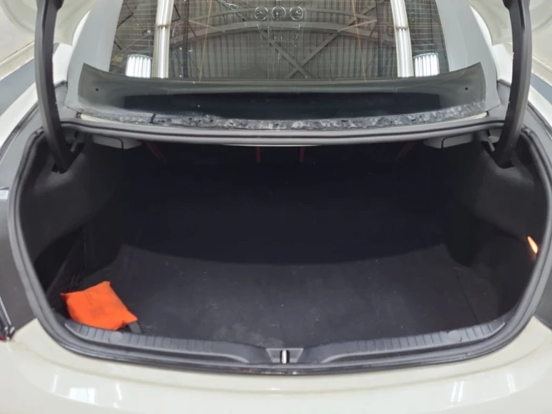 Mercedes-Benz C 300 CARFAX, снимка 16 - Автомобили и джипове - 53121814