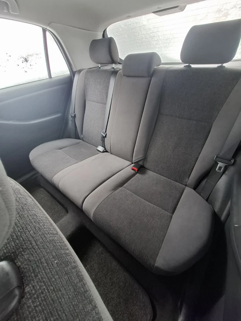 Toyota Corolla 1.4 VVT-i, снимка 6 - Автомобили и джипове - 53286557