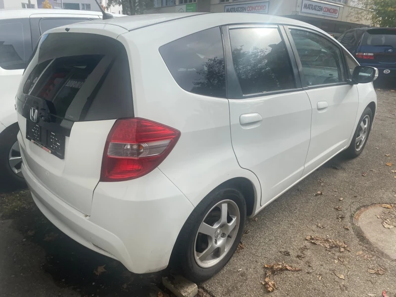 Honda Jazz 1.4i Swiss Excl.Aut., снимка 4 - Автомобили и джипове - 53291986