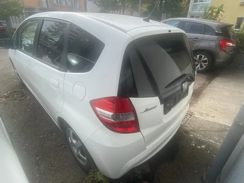 Honda Jazz 1.4i Swiss Excl.Aut., снимка 6 - Автомобили и джипове - 53291986