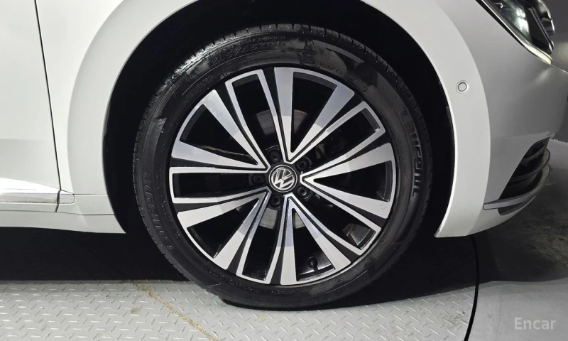 VW Arteon, снимка 5 - Автомобили и джипове - 53375357