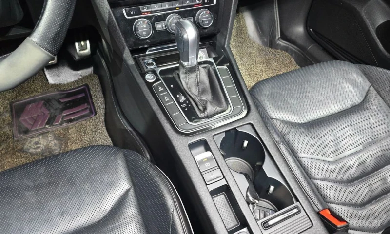 VW Arteon, снимка 9 - Автомобили и джипове - 53375357