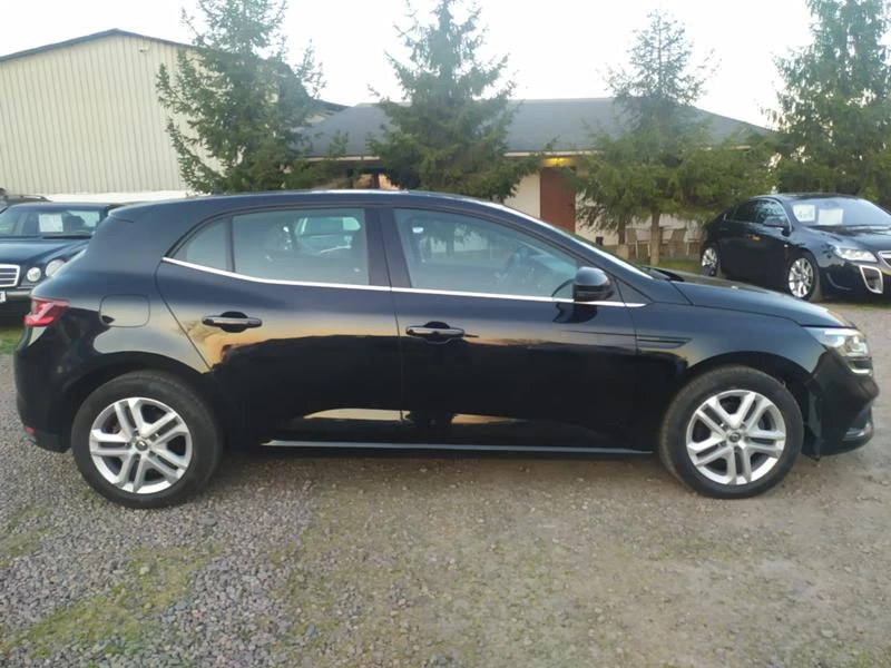 Renault Megane 1.5 dCi Zen, 110 к.с, снимка 8 - Автомобили и джипове - 36363226