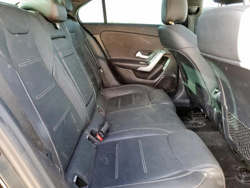 Mercedes-Benz A 220 2.0L 4 Front-wheel Drive, снимка 12 - Автомобили и джипове - 53595502