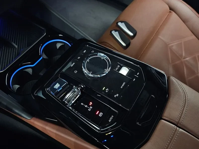 BMW i5 (G60) Edrive 40, снимка 9 - Автомобили и джипове - 55044652