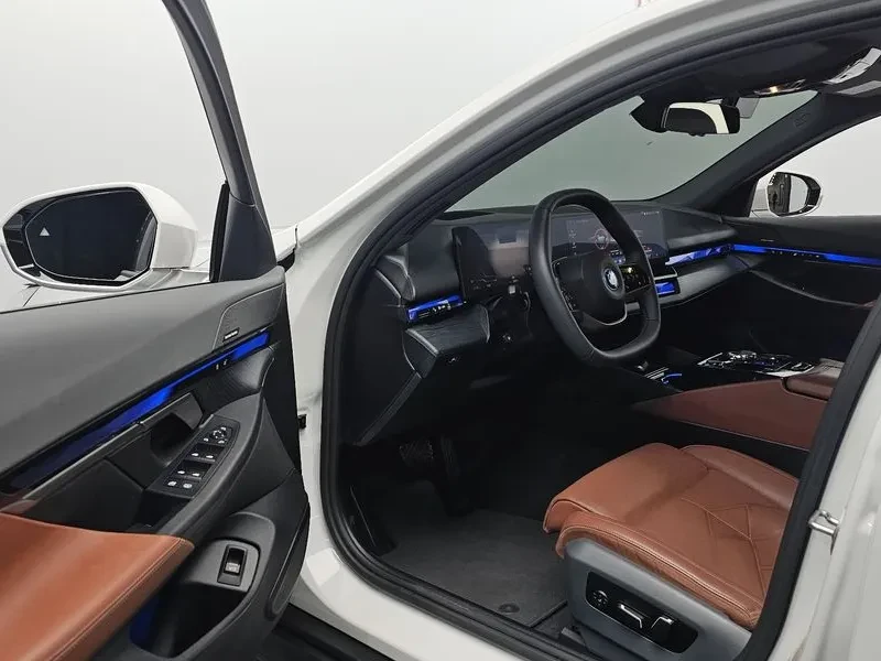 BMW i5 (G60) Edrive 40, снимка 10 - Автомобили и джипове - 55044652