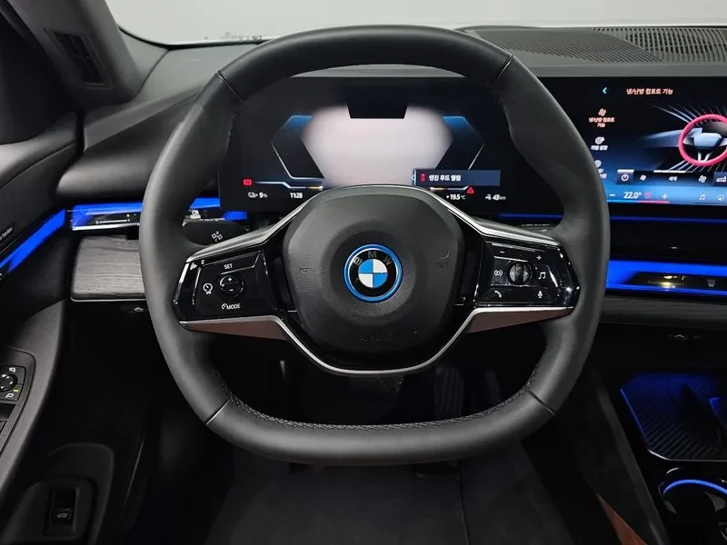 BMW i5 (G60) Edrive 40, снимка 12 - Автомобили и джипове - 55044652