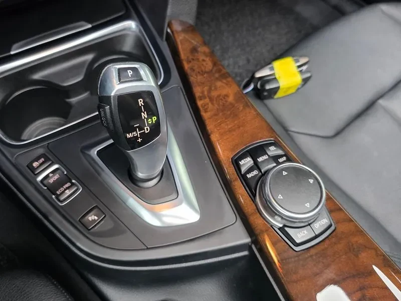 BMW 320 d, снимка 9 - Автомобили и джипове - 55143952