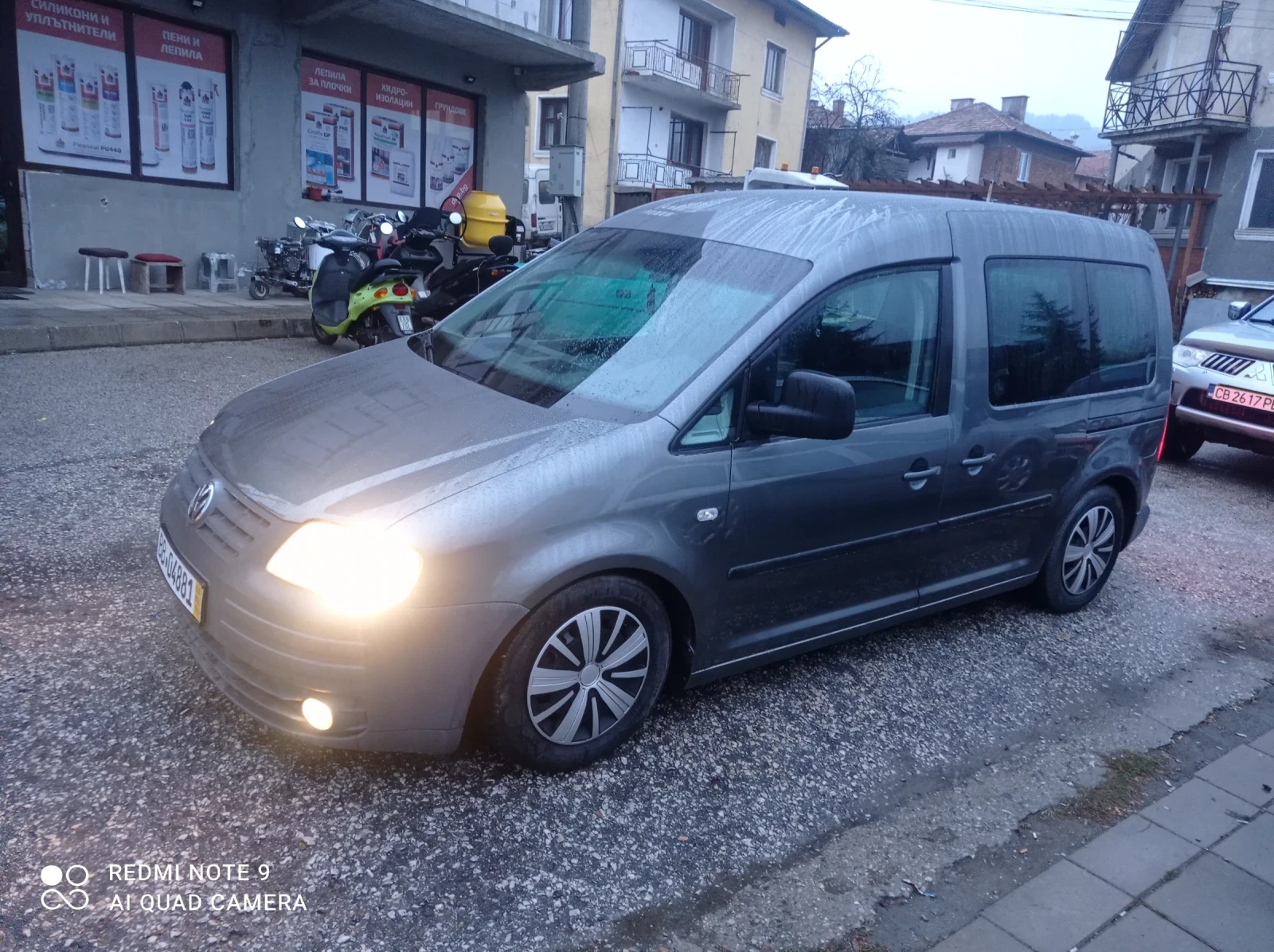 VW Caddy 1.9/105// life - изображение 2