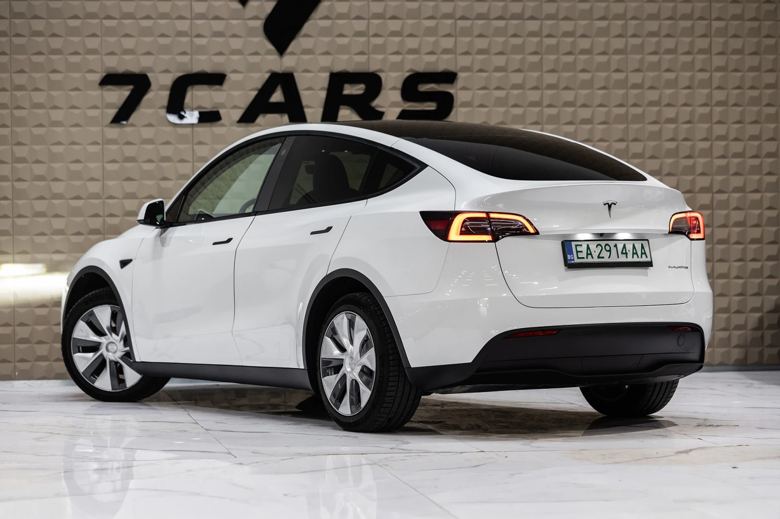 Tesla Model Y Long Range Dual Motor - изображение 5