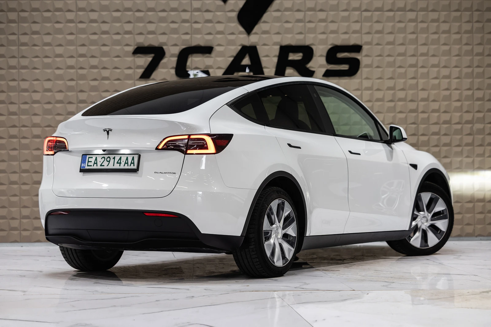 Tesla Model Y Long Range Dual Motor - изображение 2