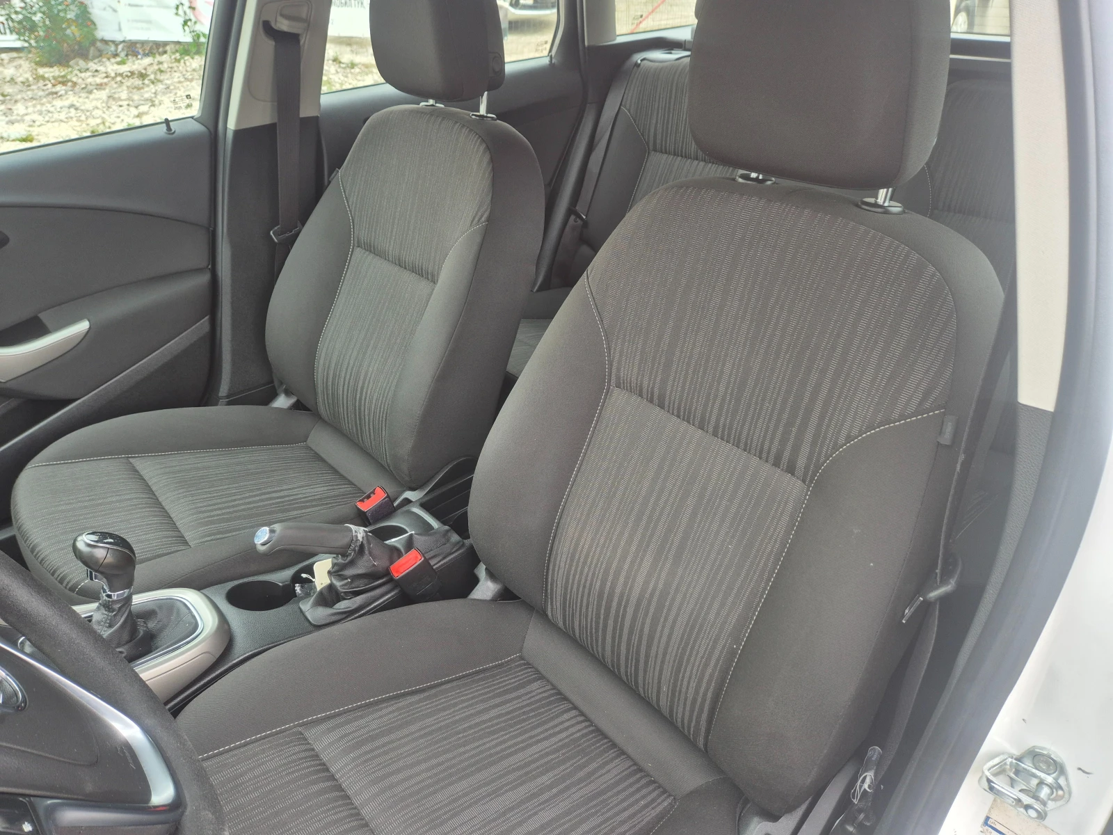Opel Astra 1.7D, 110K.NAVI - изображение 10