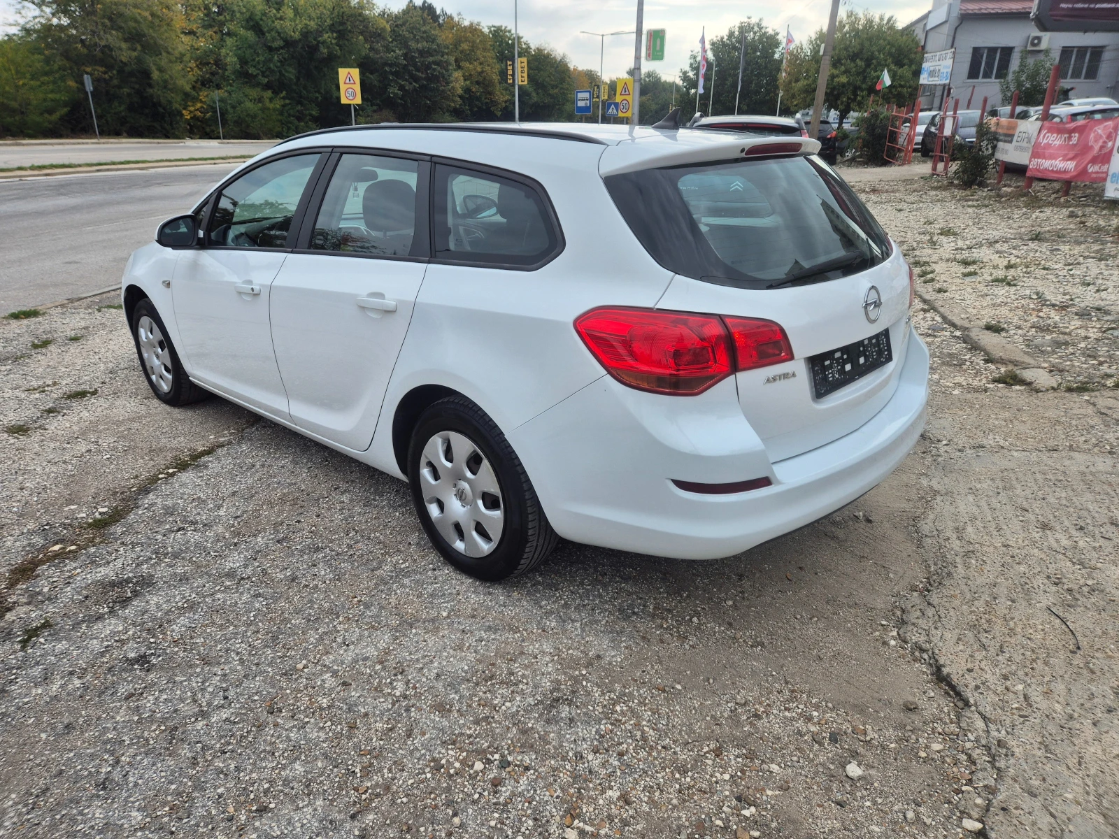 Opel Astra 1.7D, 110K.NAVI - изображение 7