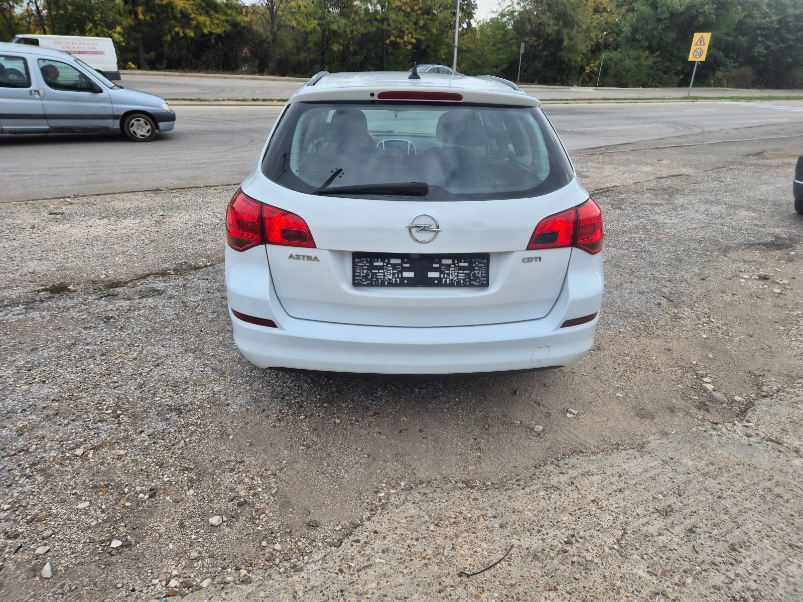 Opel Astra 1.7D, 110K.NAVI - изображение 6