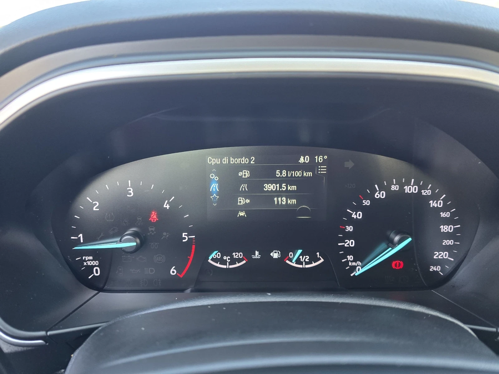 Ford Focus 1.5d 120к.с Топ състояние , снимка 17 - Автомобили и джипове - 53766236