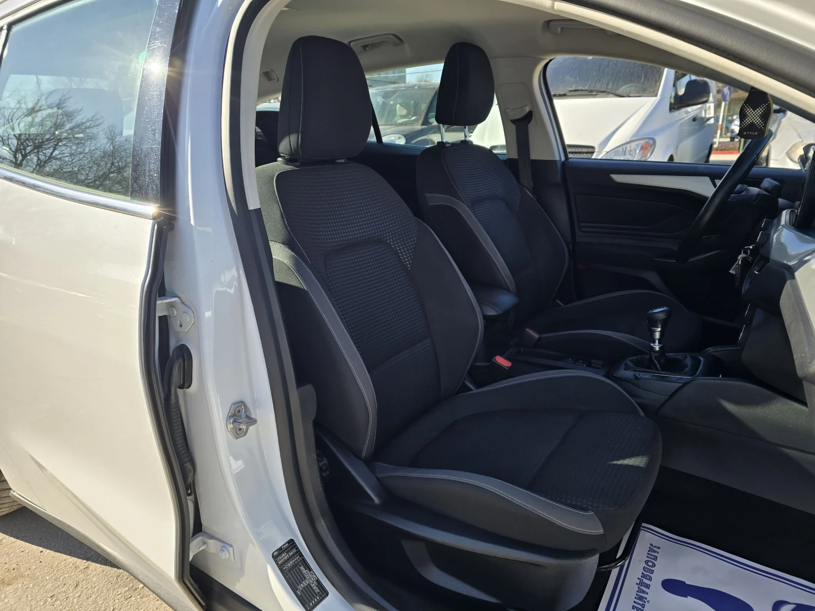 Ford Focus 1.5d 120к.с Топ състояние , снимка 12 - Автомобили и джипове - 53766236